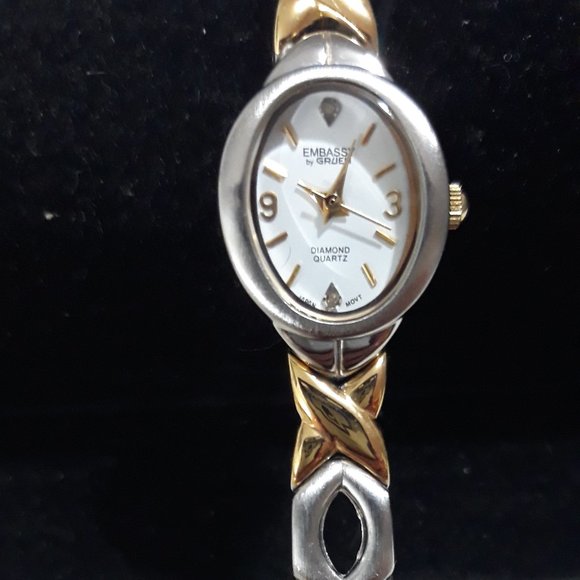 XOXO GRUEN WATCH GOLD AND SILVER TONE QUARTZ WORKS - Picture 1 of 7